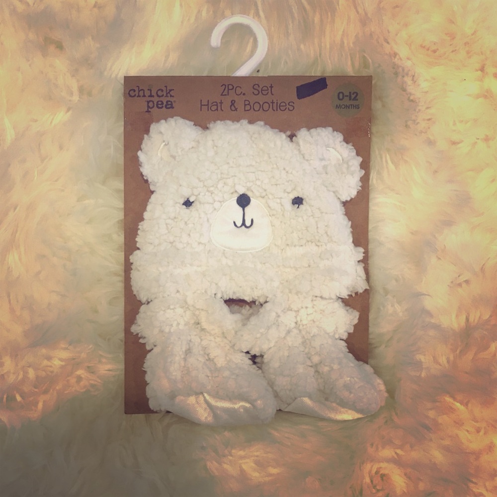 White baby hat & booties set